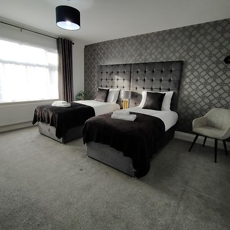 Вилла Sirius House - Sleeps 7, Driveway, Garden Кру Экстерьер фото