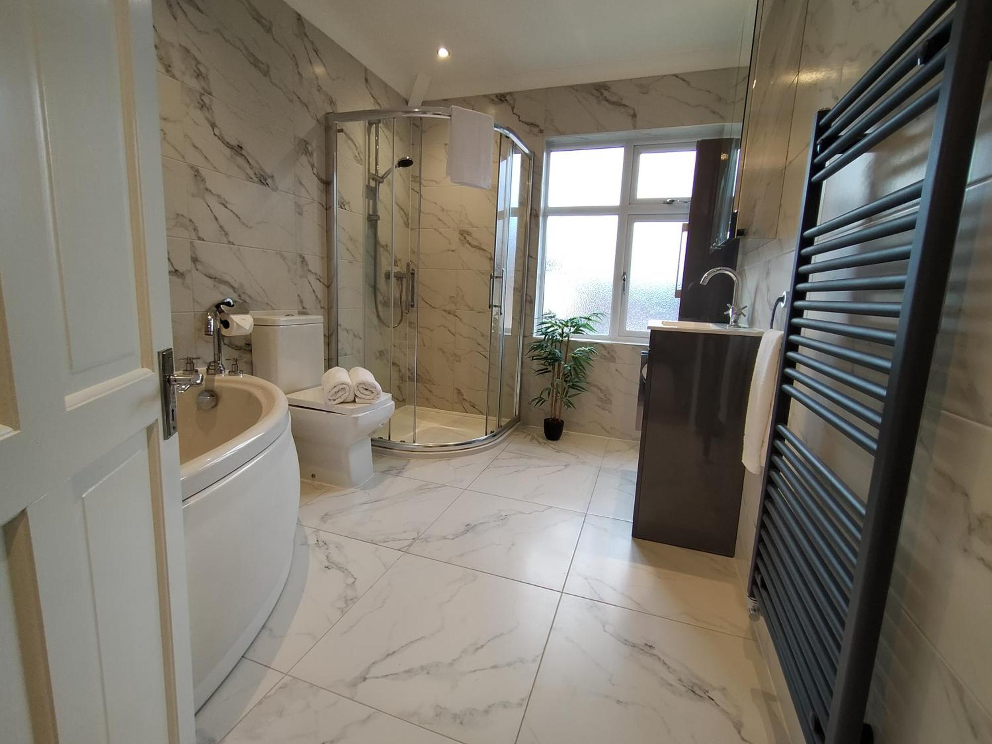 Вилла Sirius House - Sleeps 7, Driveway, Garden Кру Экстерьер фото