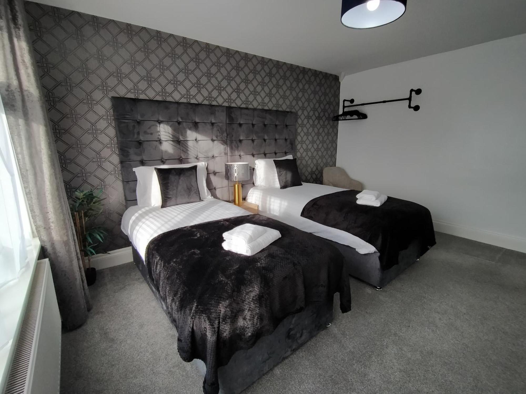 Вилла Sirius House - Sleeps 7, Driveway, Garden Кру Экстерьер фото