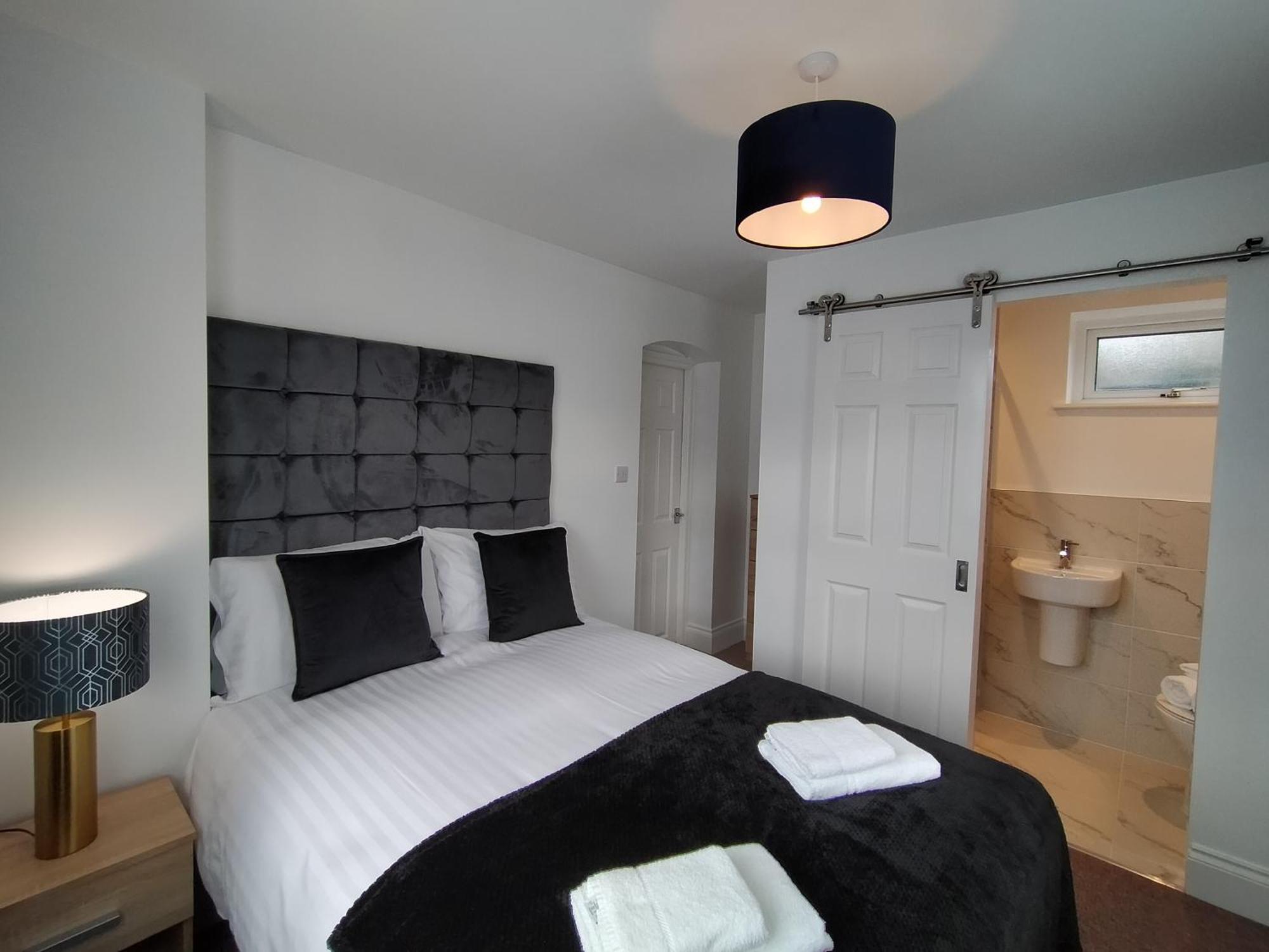 Вилла Sirius House - Sleeps 7, Driveway, Garden Кру Экстерьер фото