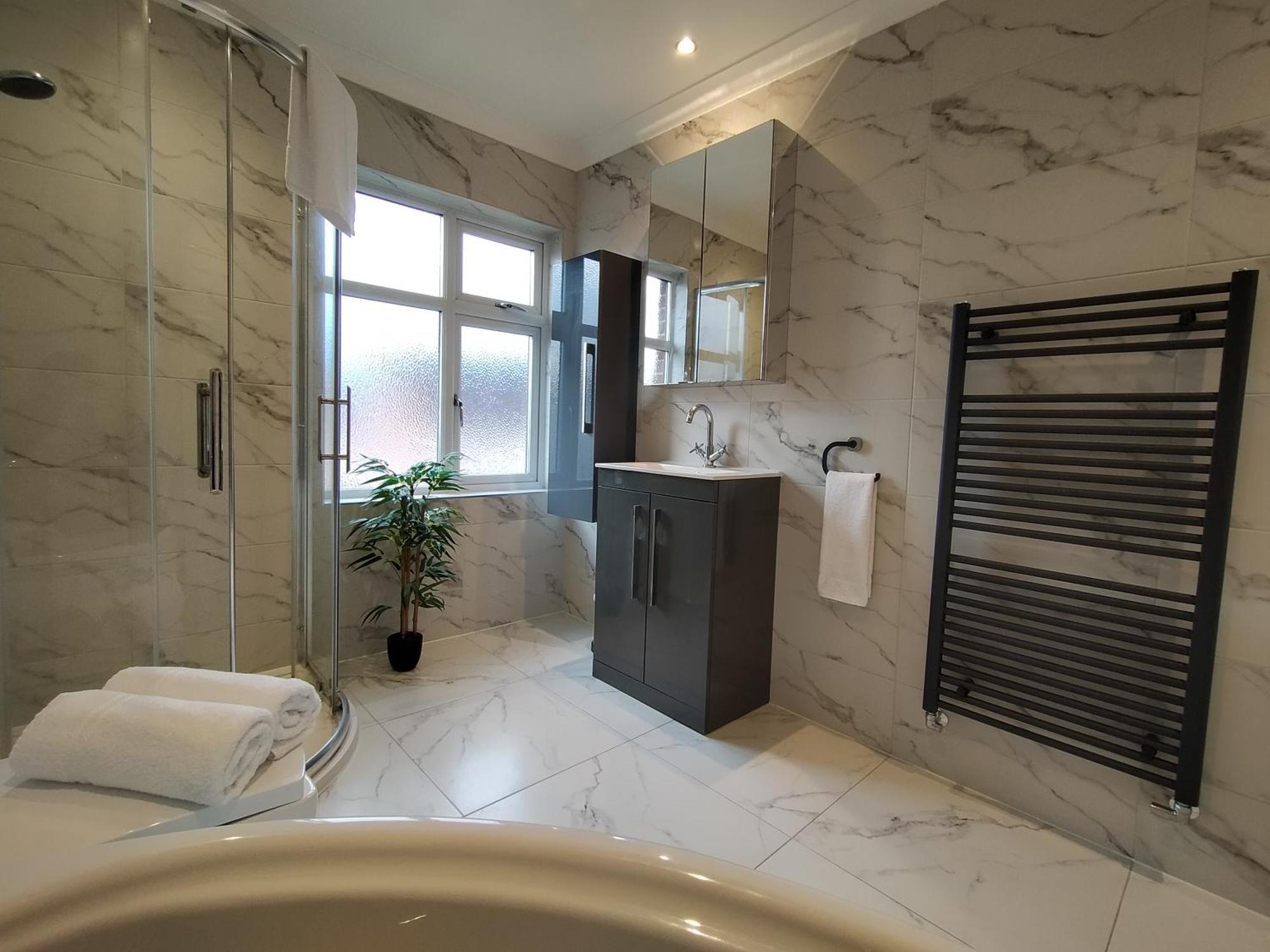 Вилла Sirius House - Sleeps 7, Driveway, Garden Кру Экстерьер фото