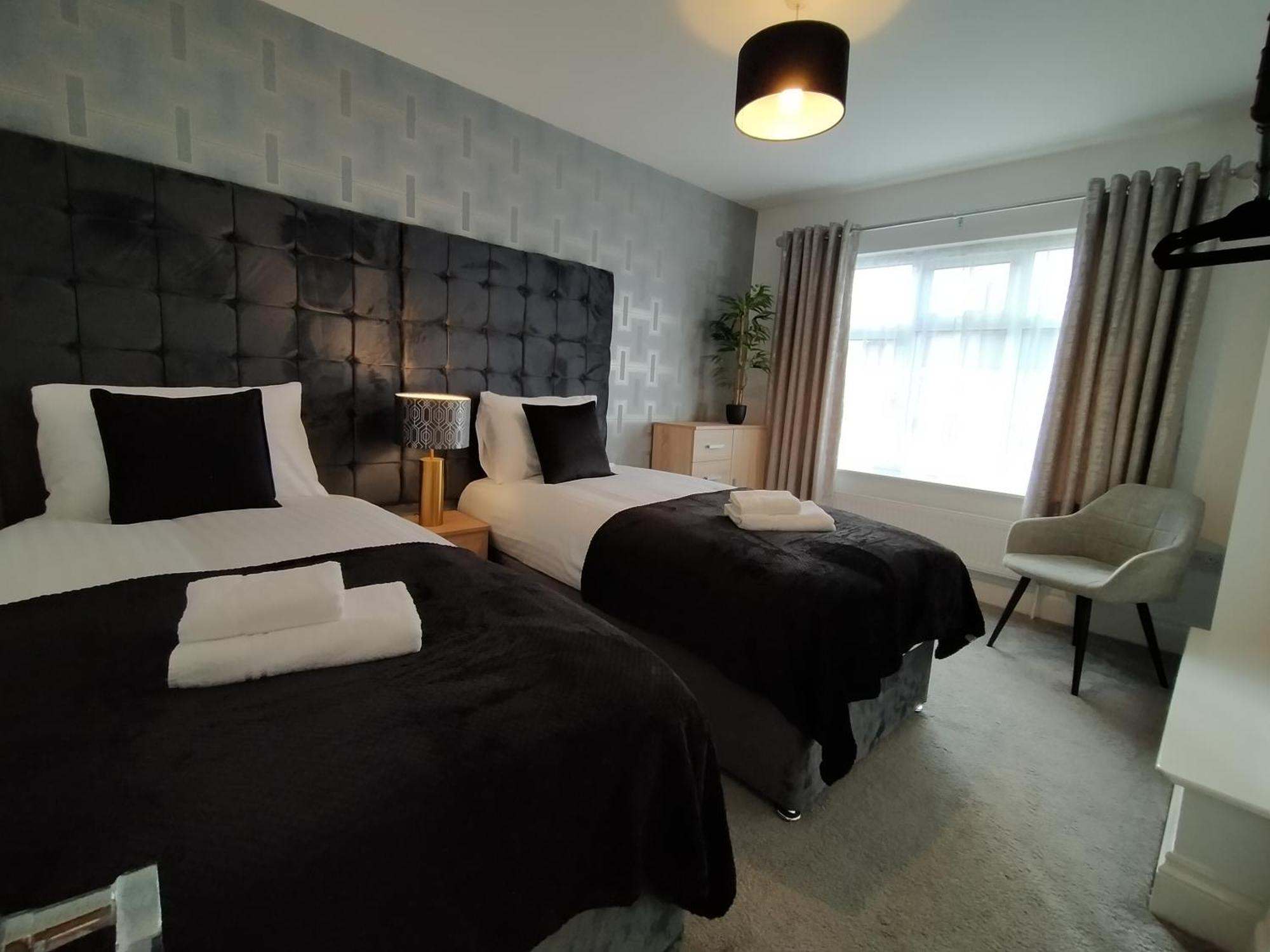 Вилла Sirius House - Sleeps 7, Driveway, Garden Кру Экстерьер фото
