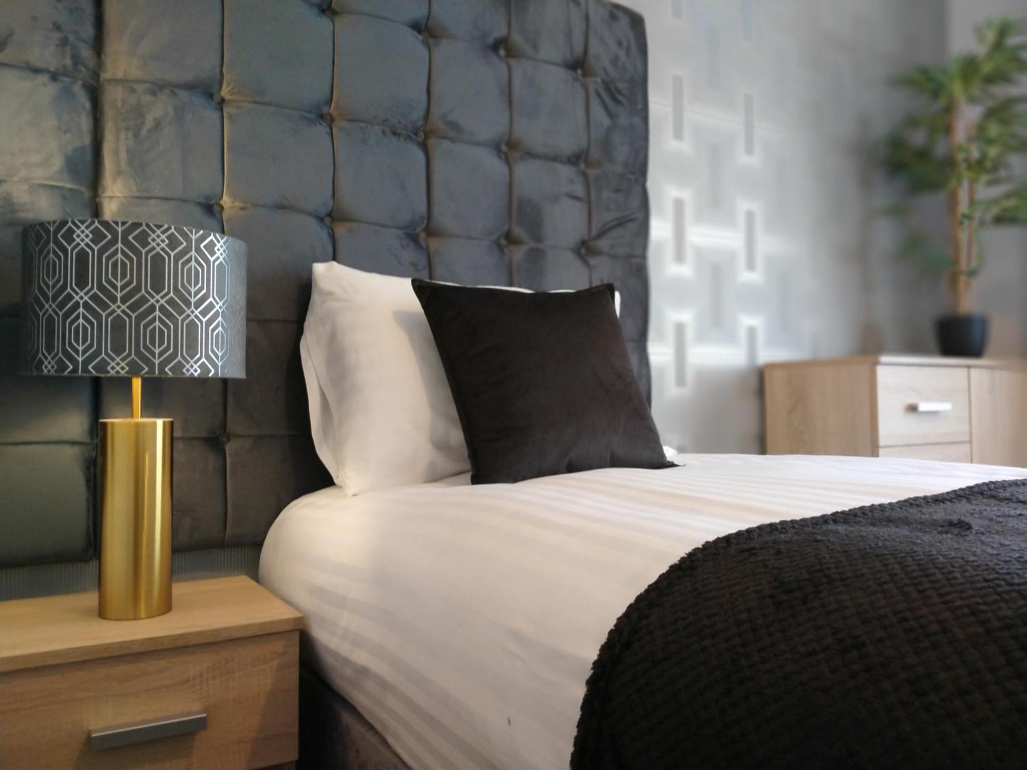 Вилла Sirius House - Sleeps 7, Driveway, Garden Кру Экстерьер фото